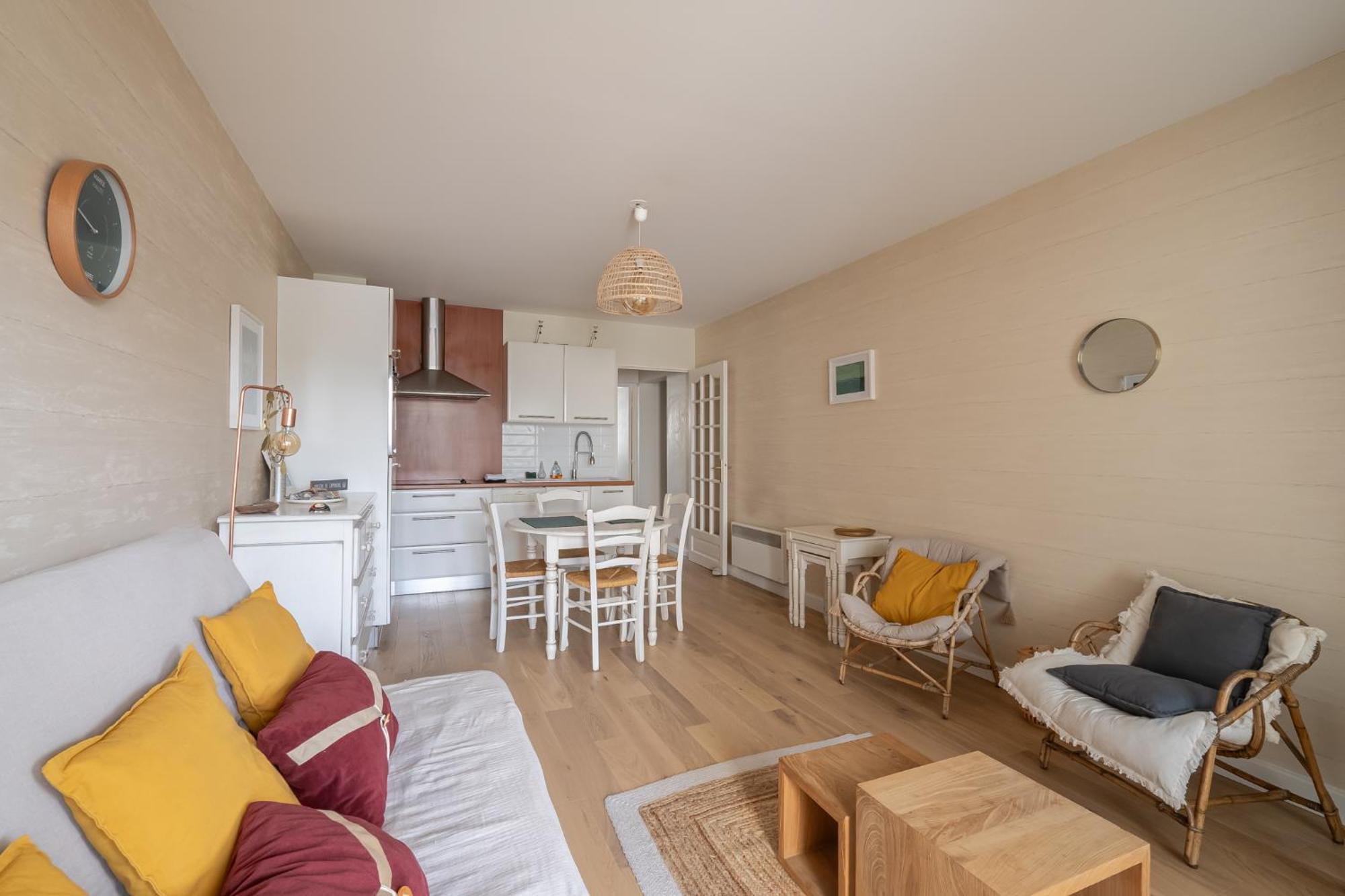 Agreable Appartement Et Terrasse A 2 Pas De La Mer Вімере Екстер'єр фото